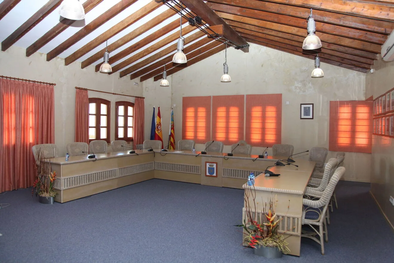 Salón de plenos del Ayuntamiento de Gata de Gorgos
