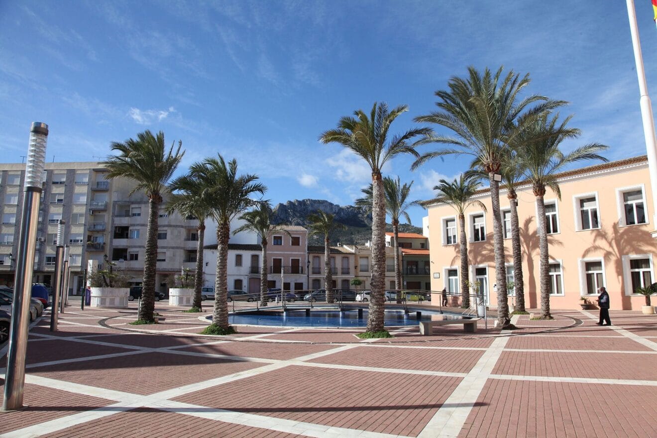 Vista general del área alrededor del ayuntamiento de Vergel