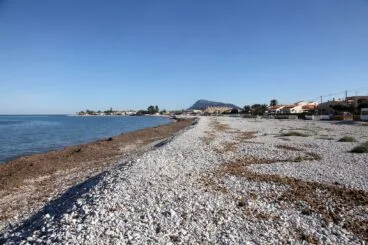 Vista general de la playa de L’Almadrava en Els Poblets