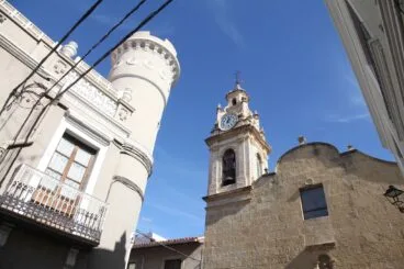 Vista de la iglesia de Beniarbeig
