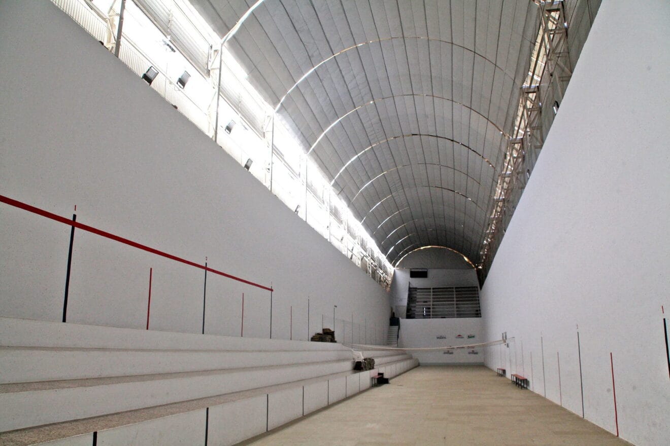 Vista del interior del trinquet de Pedreguer