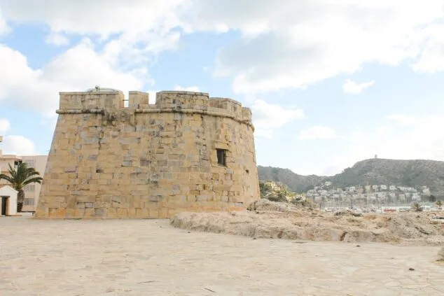 vista lateral castell moraira