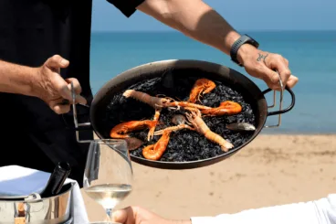 Vive la experiencia de comer a vora mar