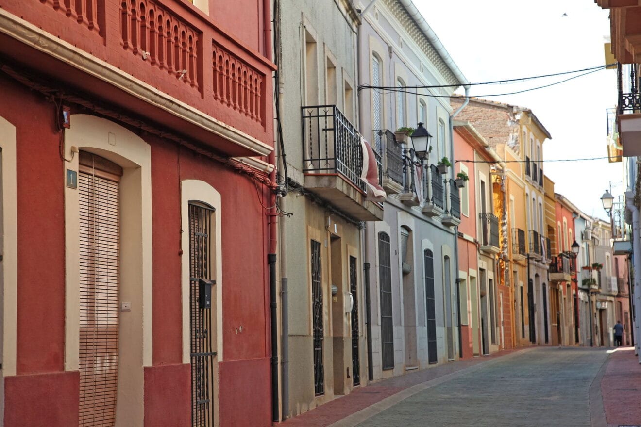 Calle en el centro histórico de Beniarbeig