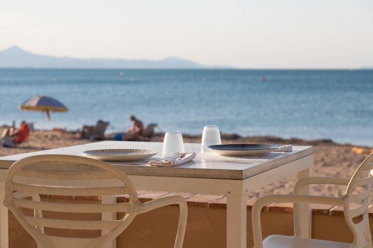 Comer en primera línea de playa - Restaurant Noguera