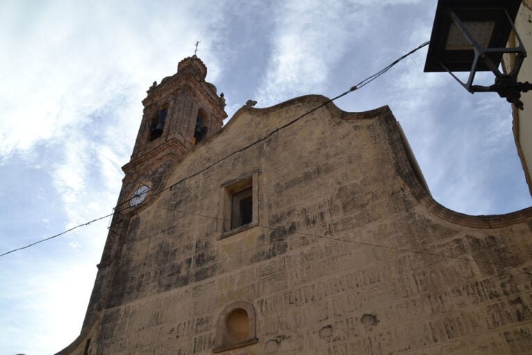 Fachada de la Iglesia de la Natividad de Nuestra Señora de Alcalalí