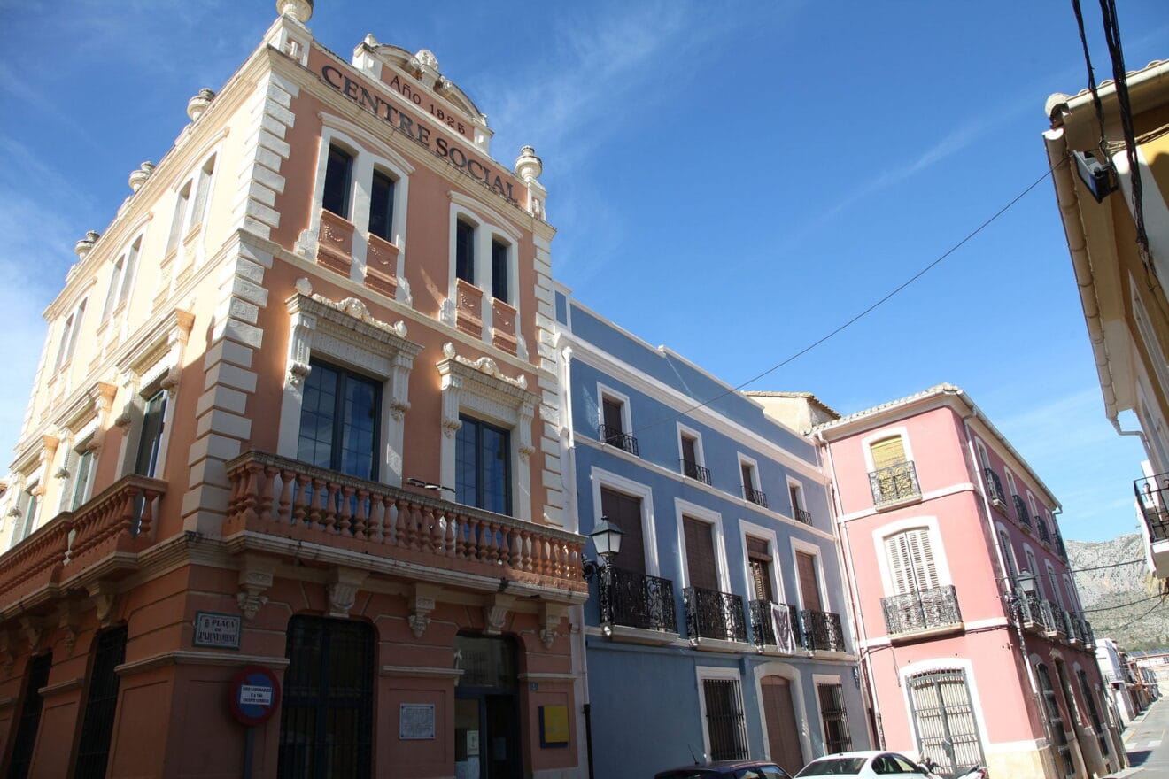 Fachadas del casco antiguo de Beniarbeig