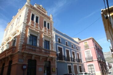 Fachadas del casco antiguo de Beniarbeig