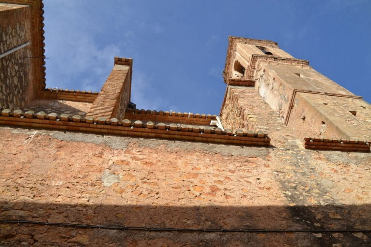 Muros de la Iglesia de la Natividad de Nuestra Señora de Alcalalí