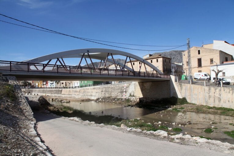 El nuevo puente de Beniarbeig, reconstruido tras la riada de 2007