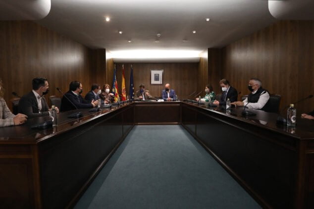 Imagen: Reunión en Teulada con el Presidente de la Diputación