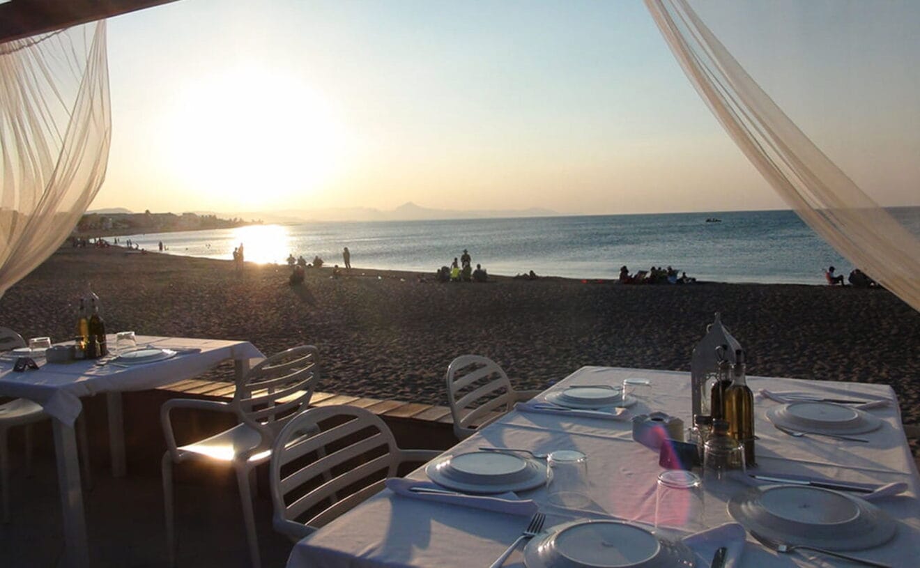Atardecer en Dénia desde la terraza de Restaurant Noguera, junto a Noguera Mar Hotel