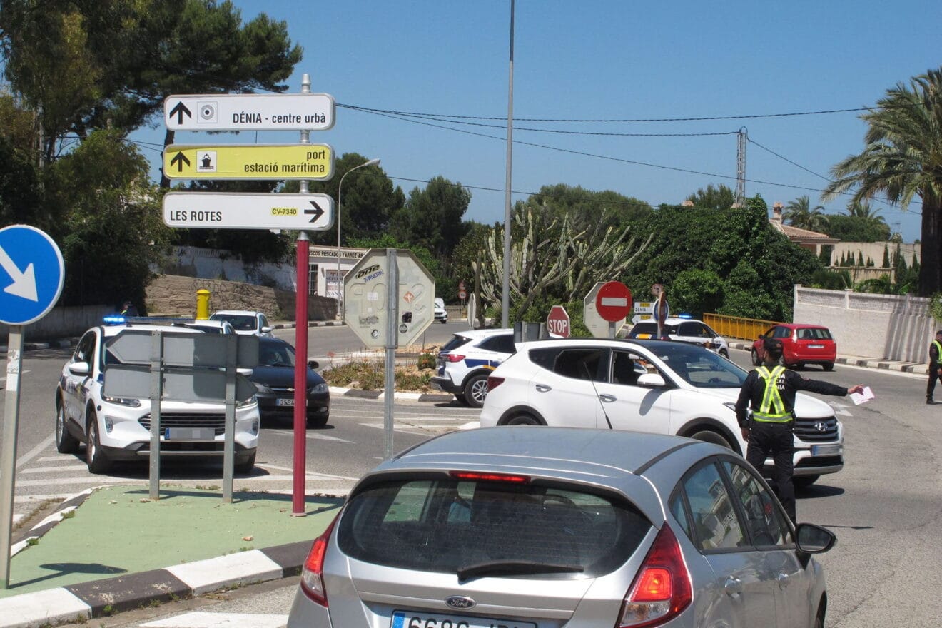 Control de la policia en Les Rotes