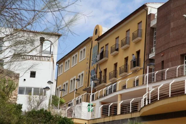Imagen: Fachada del Ayuntamiento de Gata de Gorgos