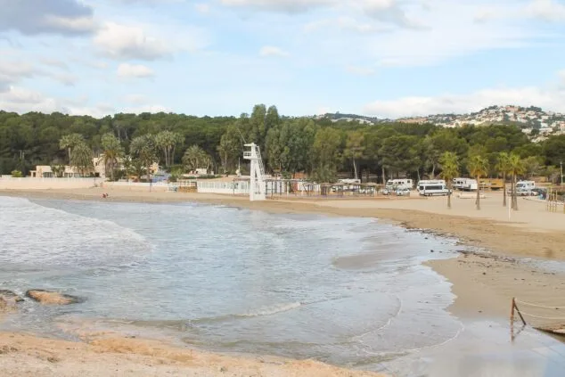 Imagen: Muere ahogado un hombre en la Playa de l'Ampolla