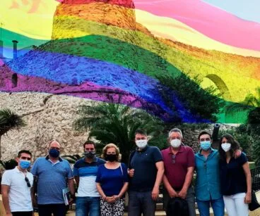 psoe y compromis apoyan al colectivo lgtbi