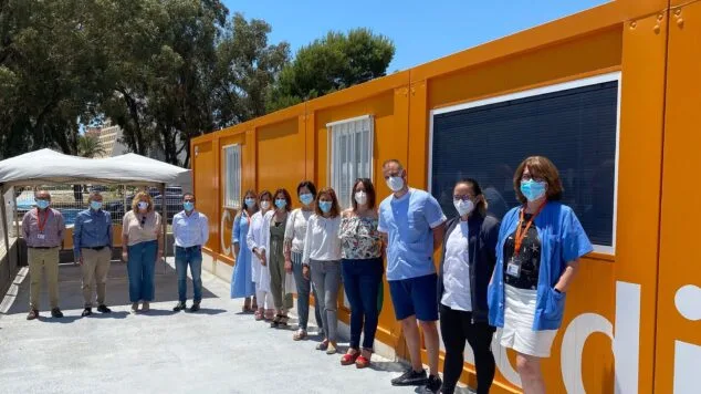 Calp abre el Consultorio de la Playa de la Fossa y ya atiende las primeras quemaduras solares y picaduras de pez araña 1 Imagen: Reabre el consultorio de la Playa de la Fossa de Calp