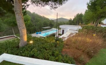 Vivienda unifamiliar con paisajismo en Ibiza – Quitec
