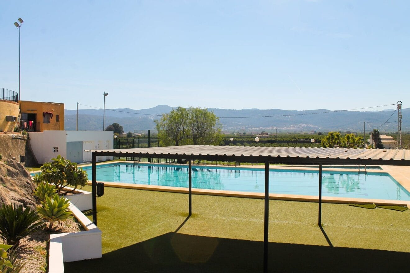 Piscina de Sanet i Negrals