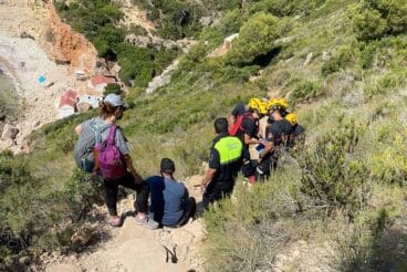 Senderista accidentado en la ruta de los Acantilados