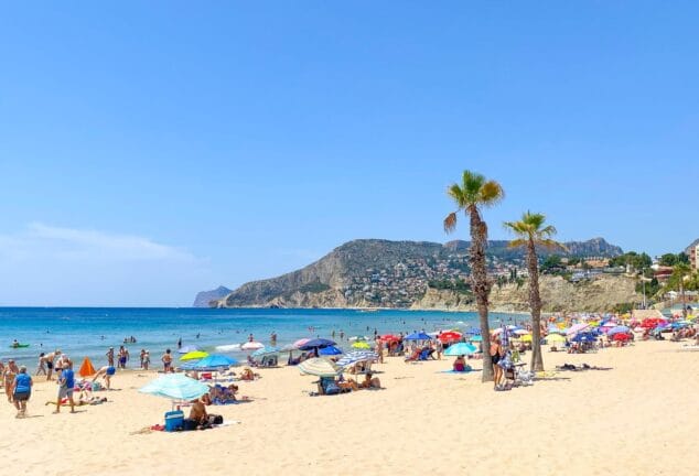 5 jóvenes de Soria dan positivo tras un viaje de fin de curso a Calp 1 Imagen: playa-arenal-bol-calp