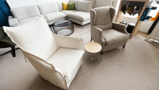 Housit (Dénia) 6 sillones en diferentes tonos y materiales en denia