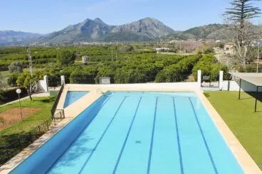 Vistas desde la piscina municipal de Sanet i Negrals