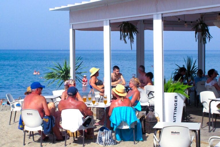 Bares llenos en Dénia