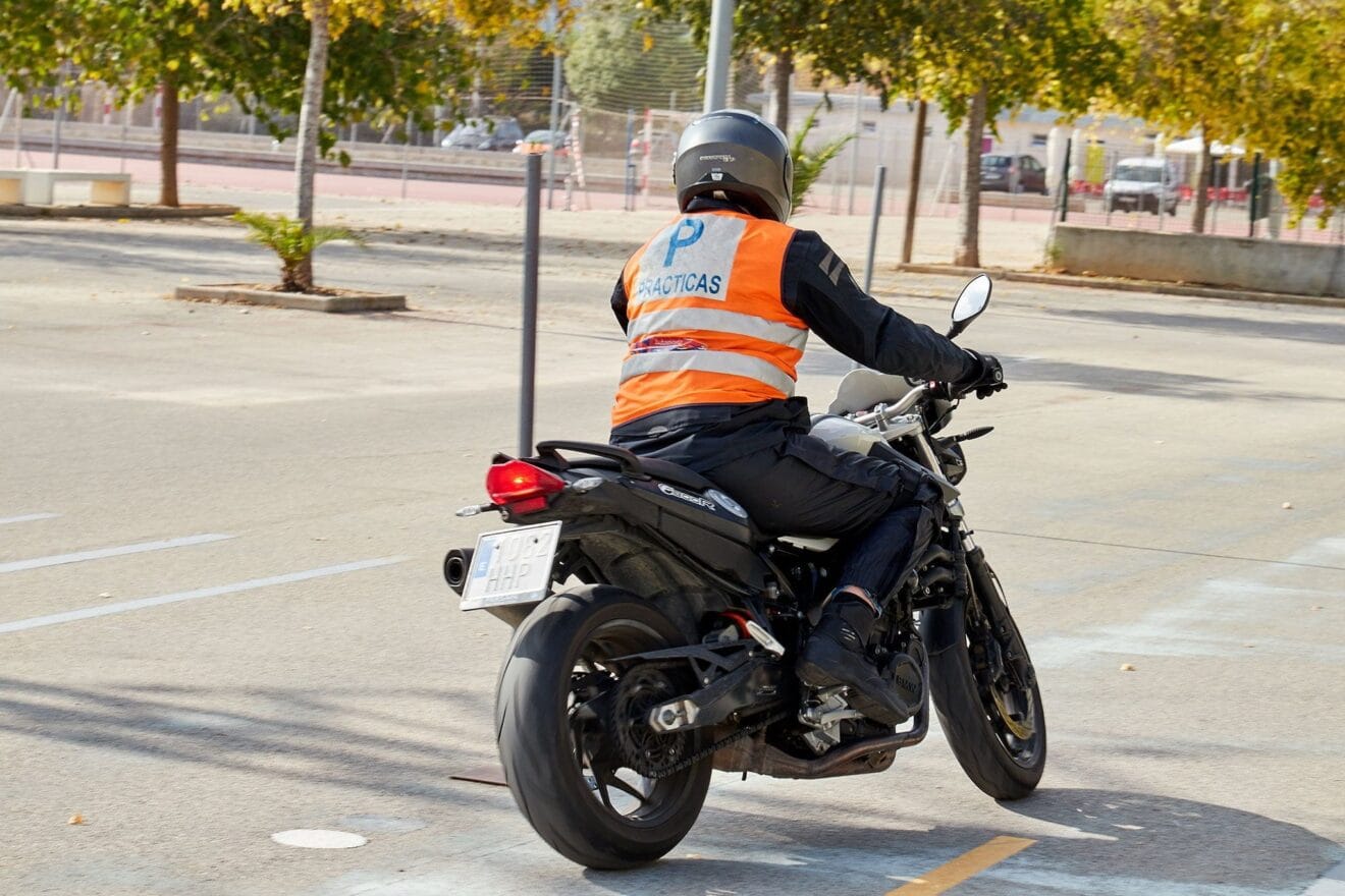 Carnet de moto Denia - Autoescuela Guillem