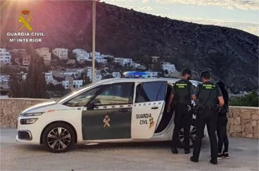 detenida por cometer delitos por el metodo del abrazo