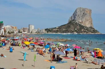 Cierran un tramo de la playa del Arenal de Calp por la rotura de dos colectores de aguas residuales 8 playa del arenal bol de calp