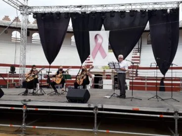 recital de poesia en el escenario de ondara