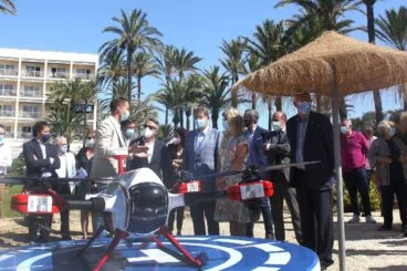 Ximo Puig announces the use of drones to stop drownings on beaches 6