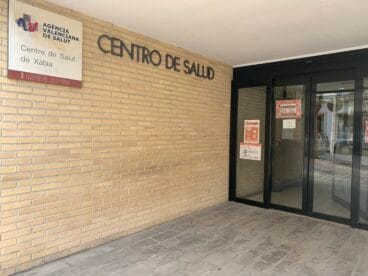 entrada del centro de salud de xabia