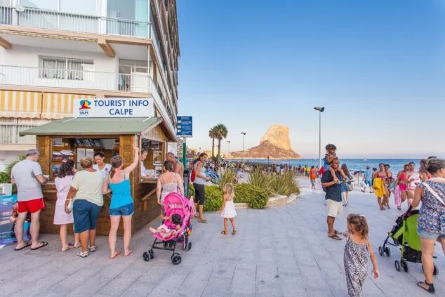Imagen: imagen-archivo-paseo-maritimo-calp