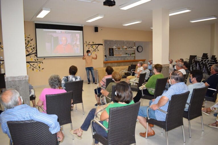 Presentación del proyecto a los vecinos