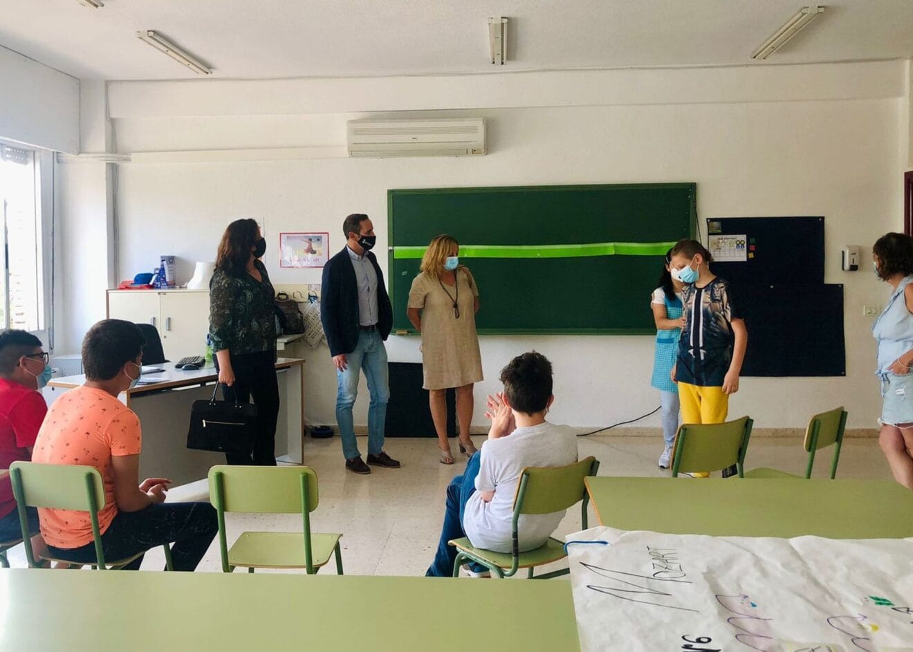 Visita de las autoridades al CEE Gargasindi reubicado en Benissa