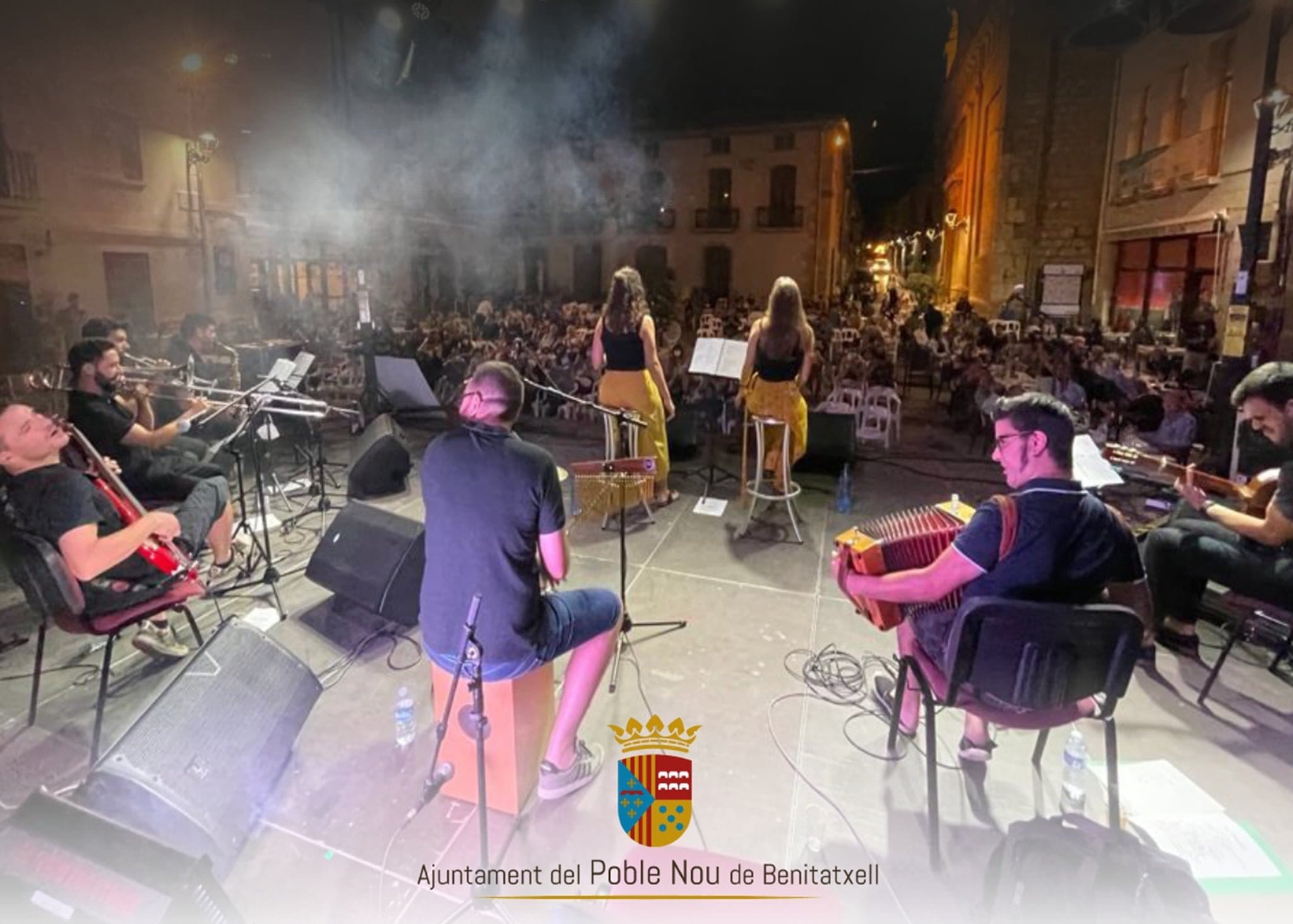 actuacion de la llavor en poble nou de