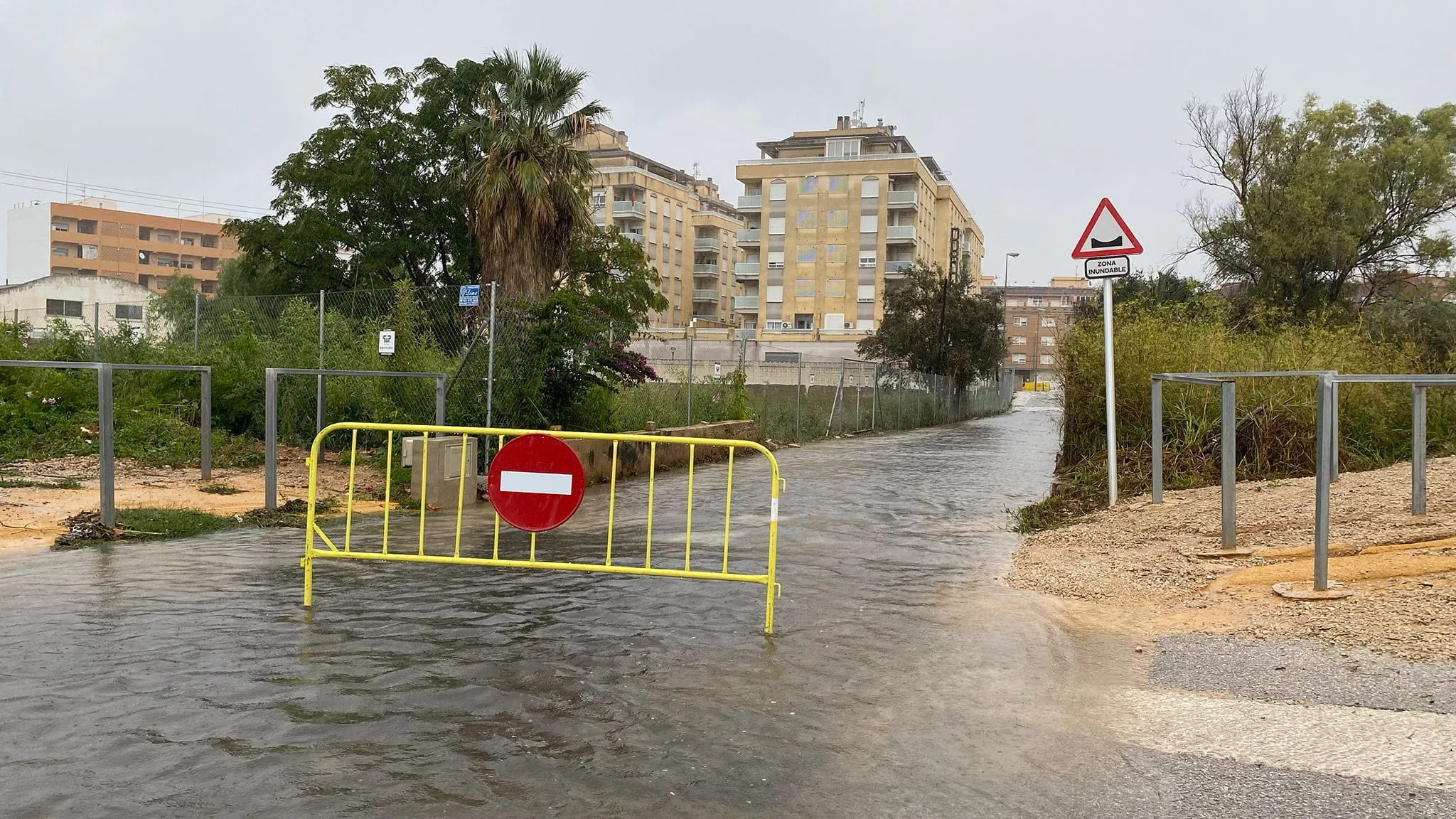 calle inundada en denia 22 octubre 2021