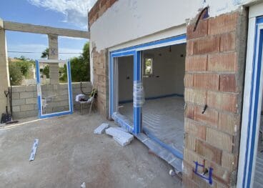 Exterior vivienda unifamiliar con vistas al mar con Quitec