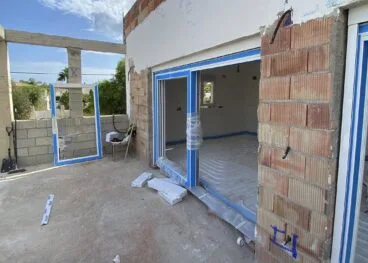 Exterior vivienda unifamiliar con vistas al mar con Quitec