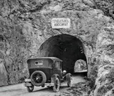 Foto antigua del túnel del Mascarat. Fuente – Linda Moens, en Pinterest