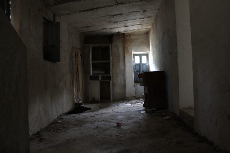 Interior abandonado en una casa de Llombai
