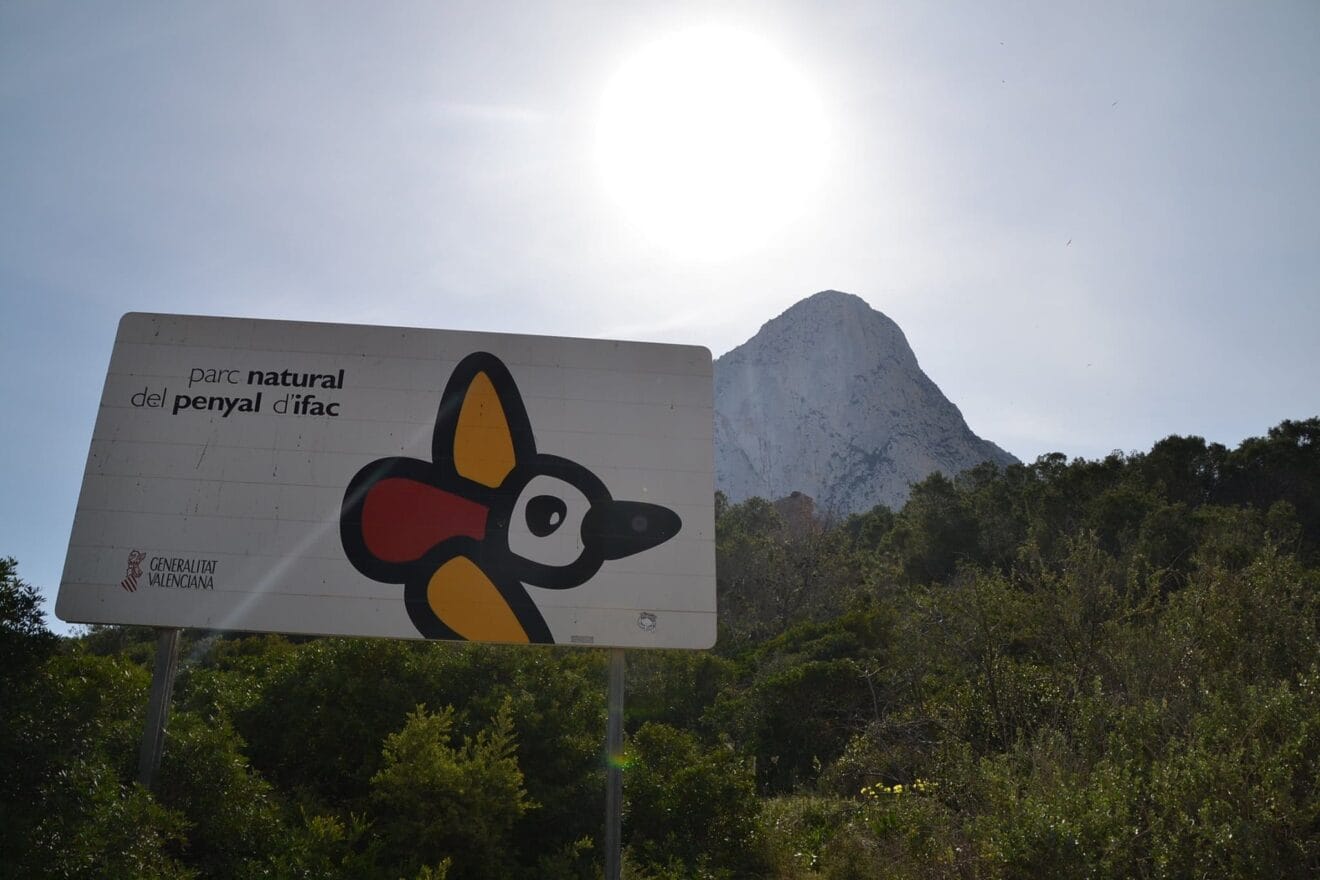 Acceso al Peñón de Ifach en Calp