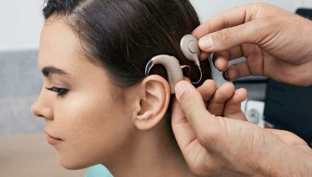 Romany Optiker (Dénia) 20 moderne Hörgeräte, die auf Sie zugeschnitten sind