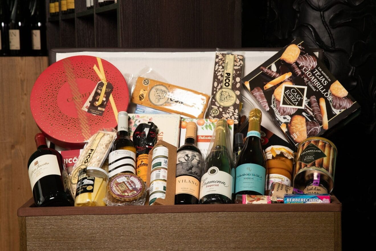 Baúl de Navidades en Lotes Canela