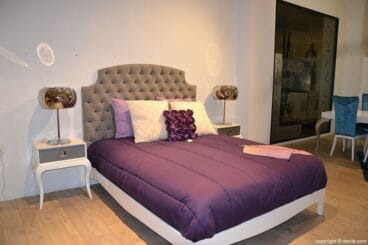 Dormitorio morado en Muebles Martínez
