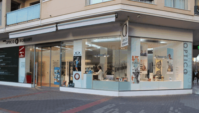 Romany Optiker (Dénia) 2 Bild: Ob auf der Straße oder online, Romany Optics erwartet Sie.
