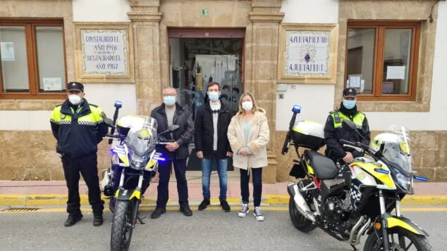 Ruedas renovadas para la Policía Local de Benitatxell 1 Imagen: Las nueva smotocicletas de la Policía Local de Benitatxell