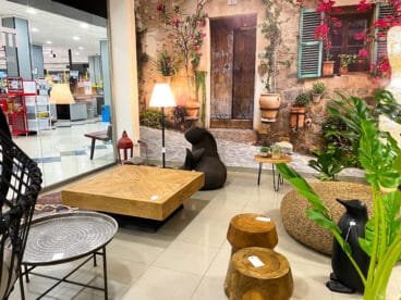 Madera y mimbre en tus espacios exteriores en In&Out – Muebles Martínez